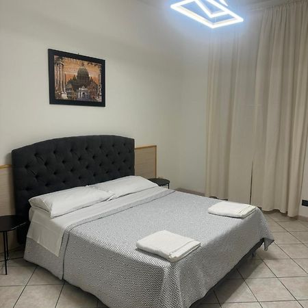 Appartamento Larisarooms Рим Екстериор снимка