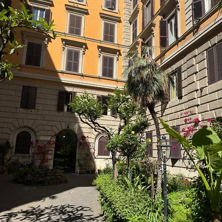 Appartamento Larisarooms Рим Екстериор снимка
