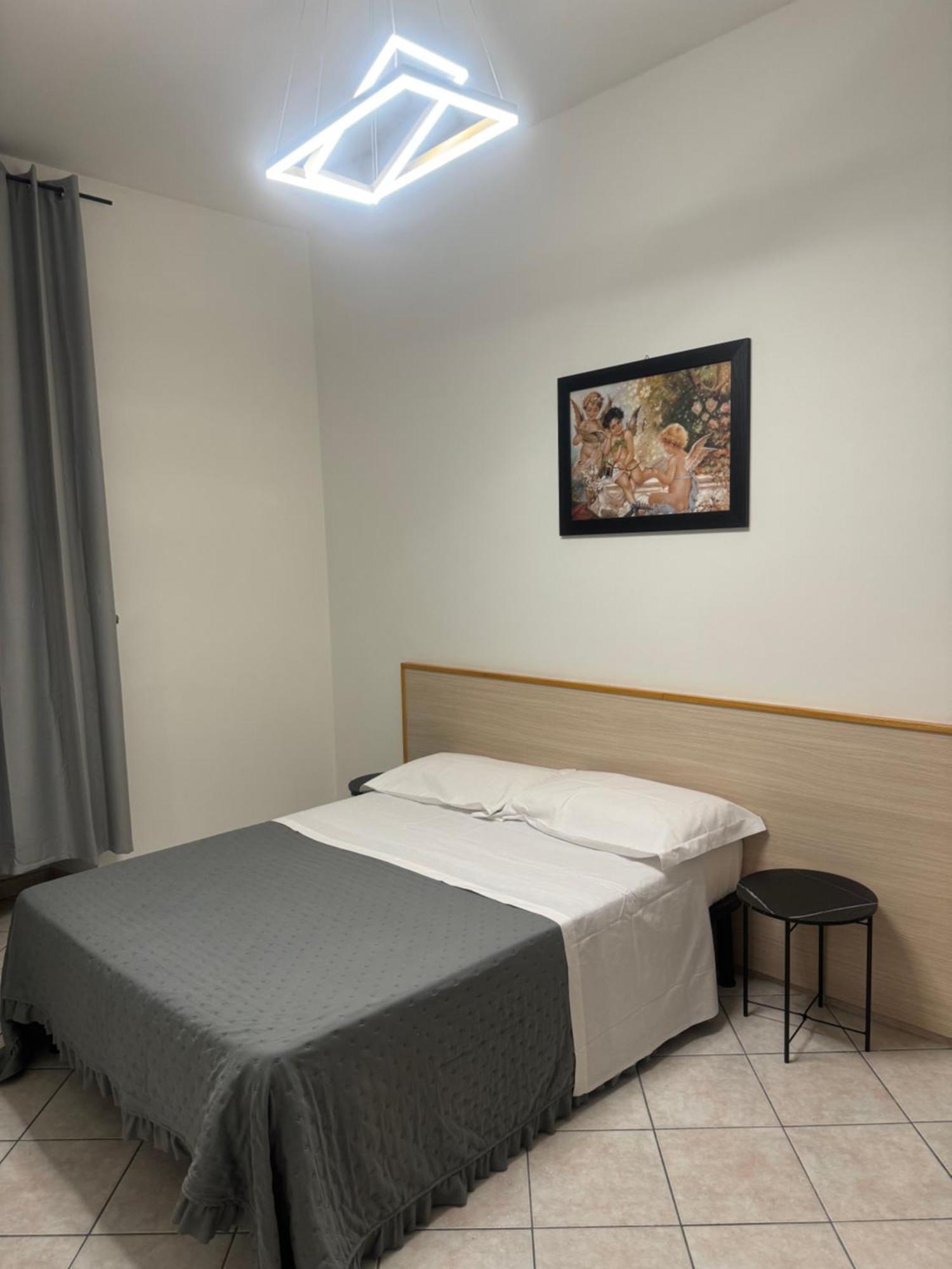 Appartamento Larisarooms Рим Екстериор снимка