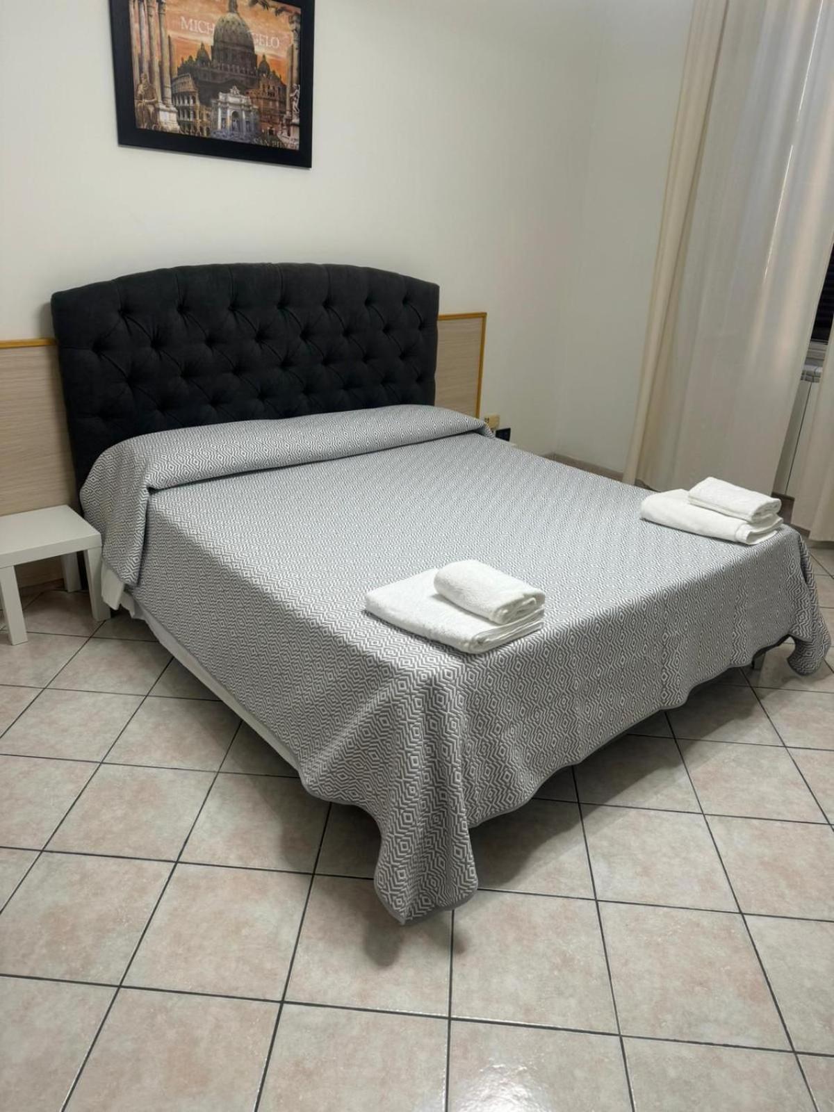 Appartamento Larisarooms Рим Екстериор снимка